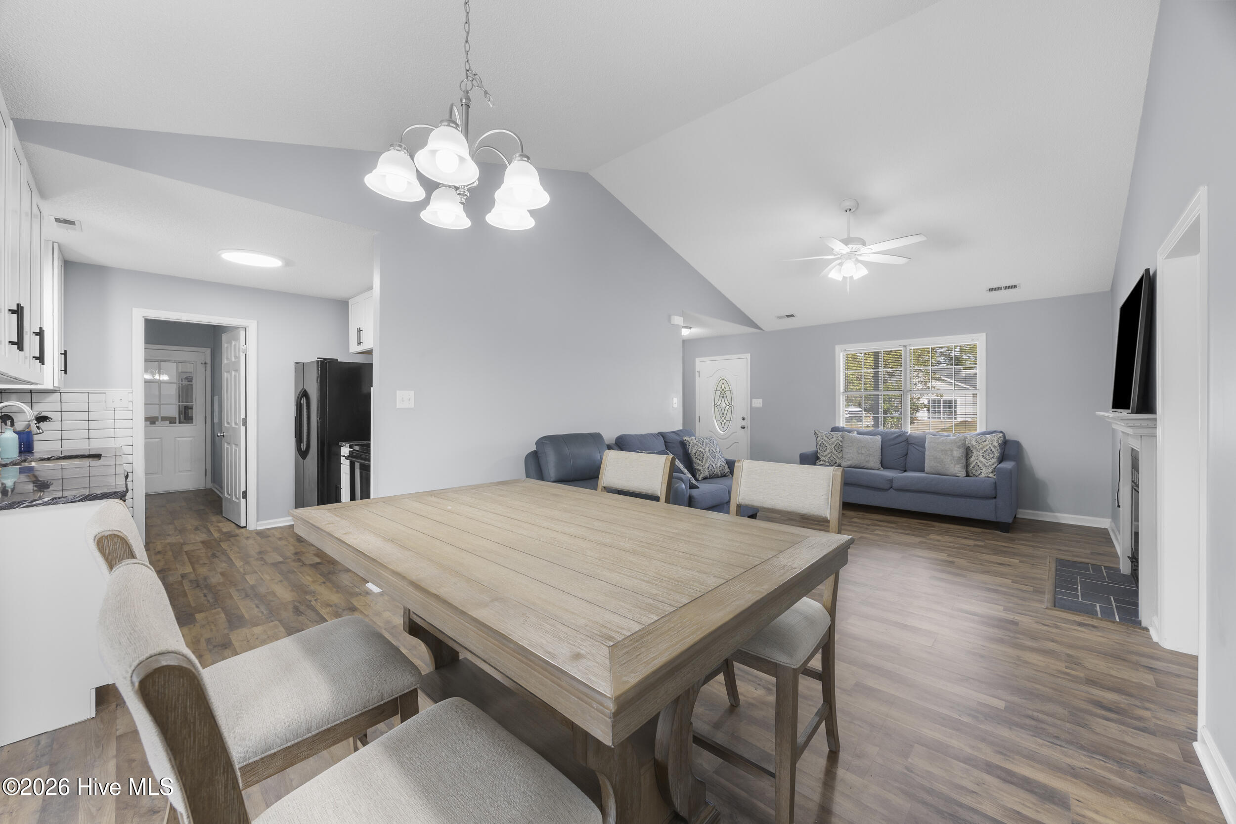 314 Dayrell Drive Hubert, NC 28539 - Photo 27 of 51 26_dining area