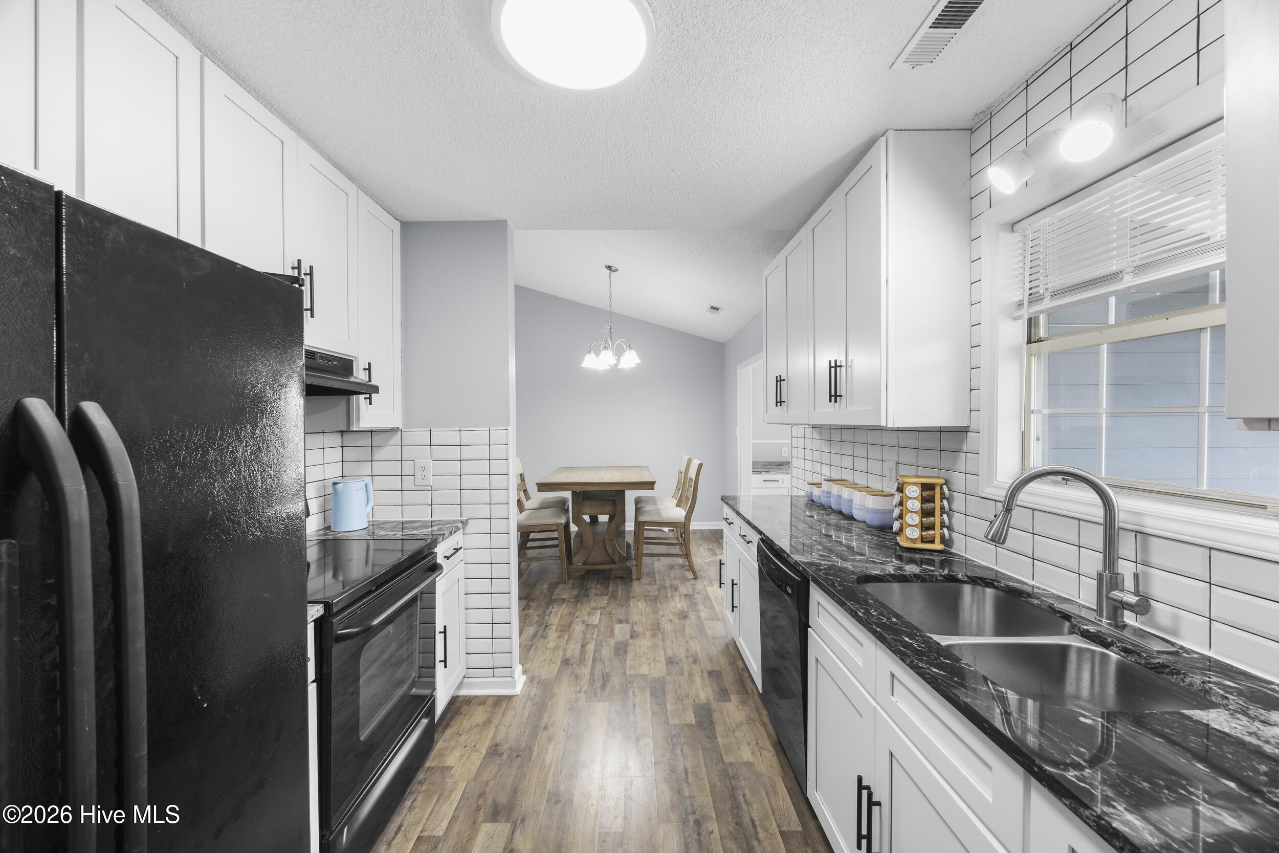 314 Dayrell Drive Hubert, NC 28539 - Photo 30 of 51 29_kitchen