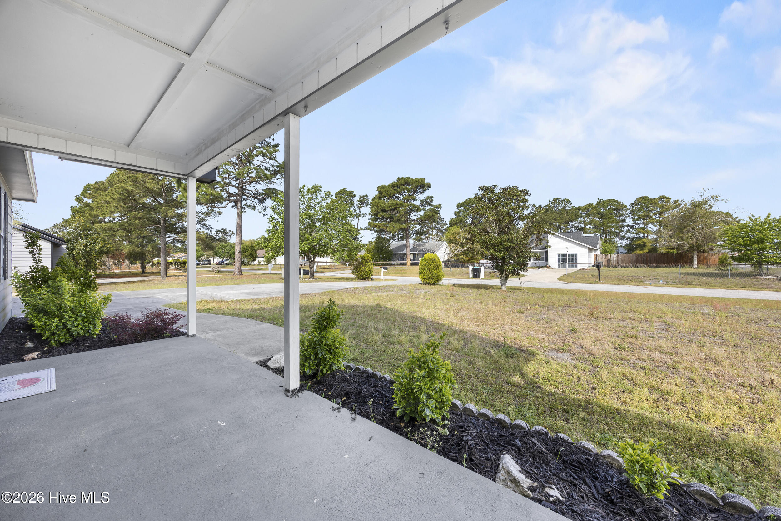 314 Dayrell Drive Hubert, NC 28539 - Photo 6 of 51 6_frontyard