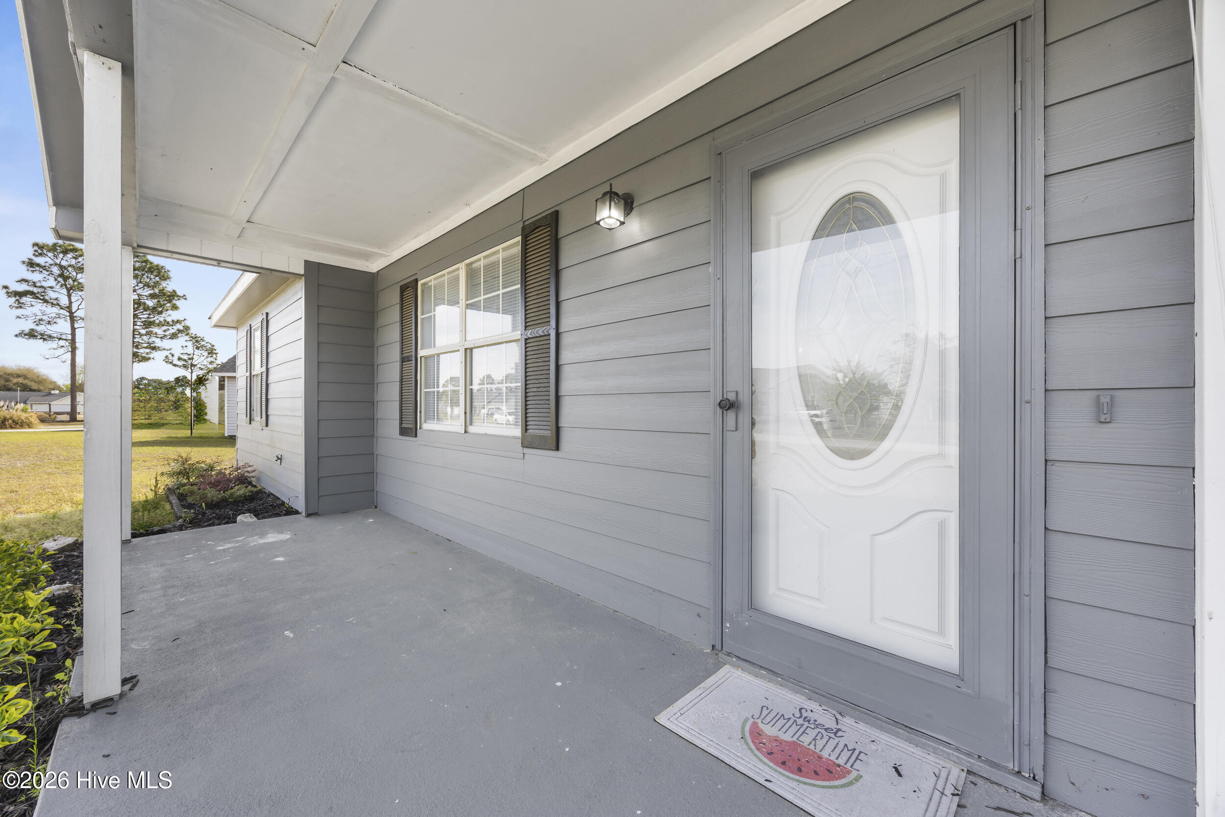 314 Dayrell Drive Hubert, NC 28539 - Photo 7 of 51 7_front entryway