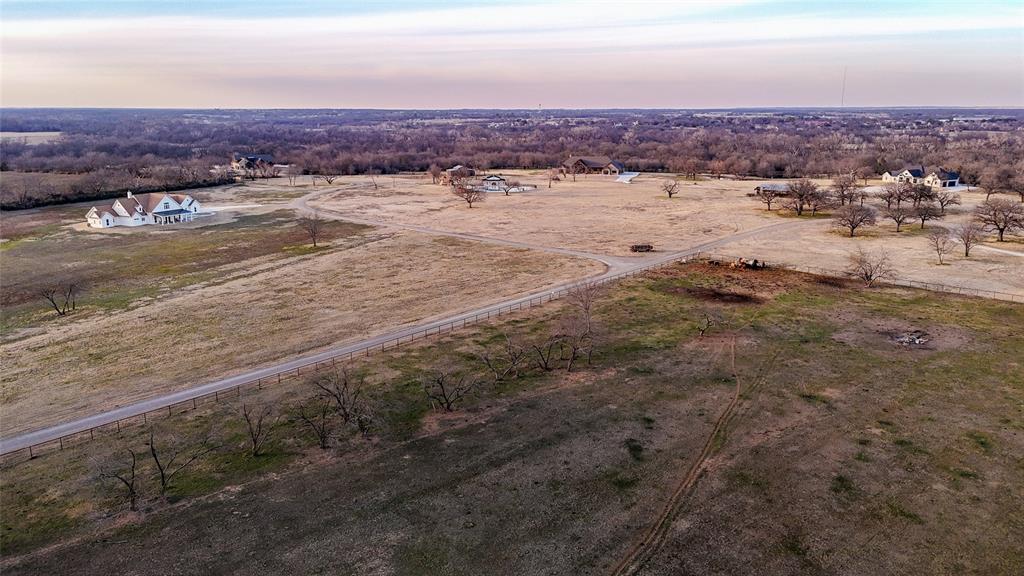 5165 Hartlee Field Road Denton, TX 76208 - Photo 3 of 39