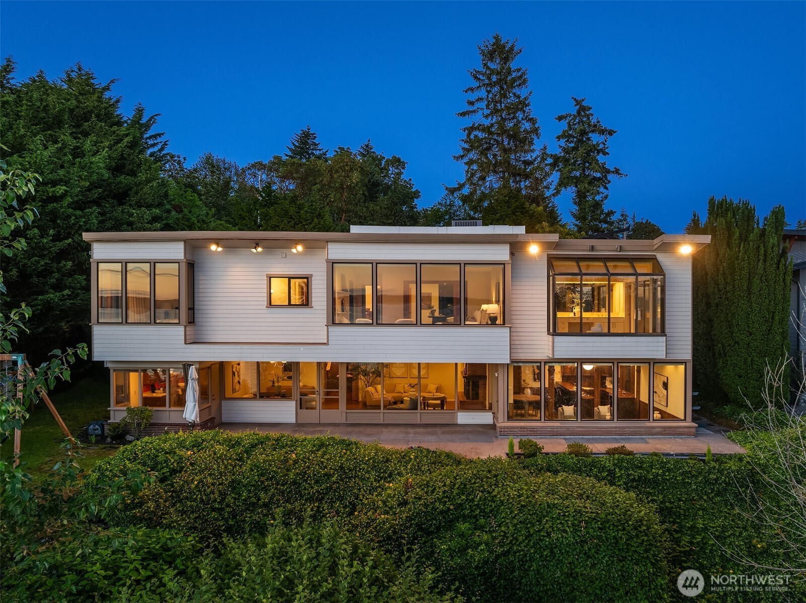 17825 Normandy Terrace Southwest Normandy Park, WA 98166 - Photo 2 of 40