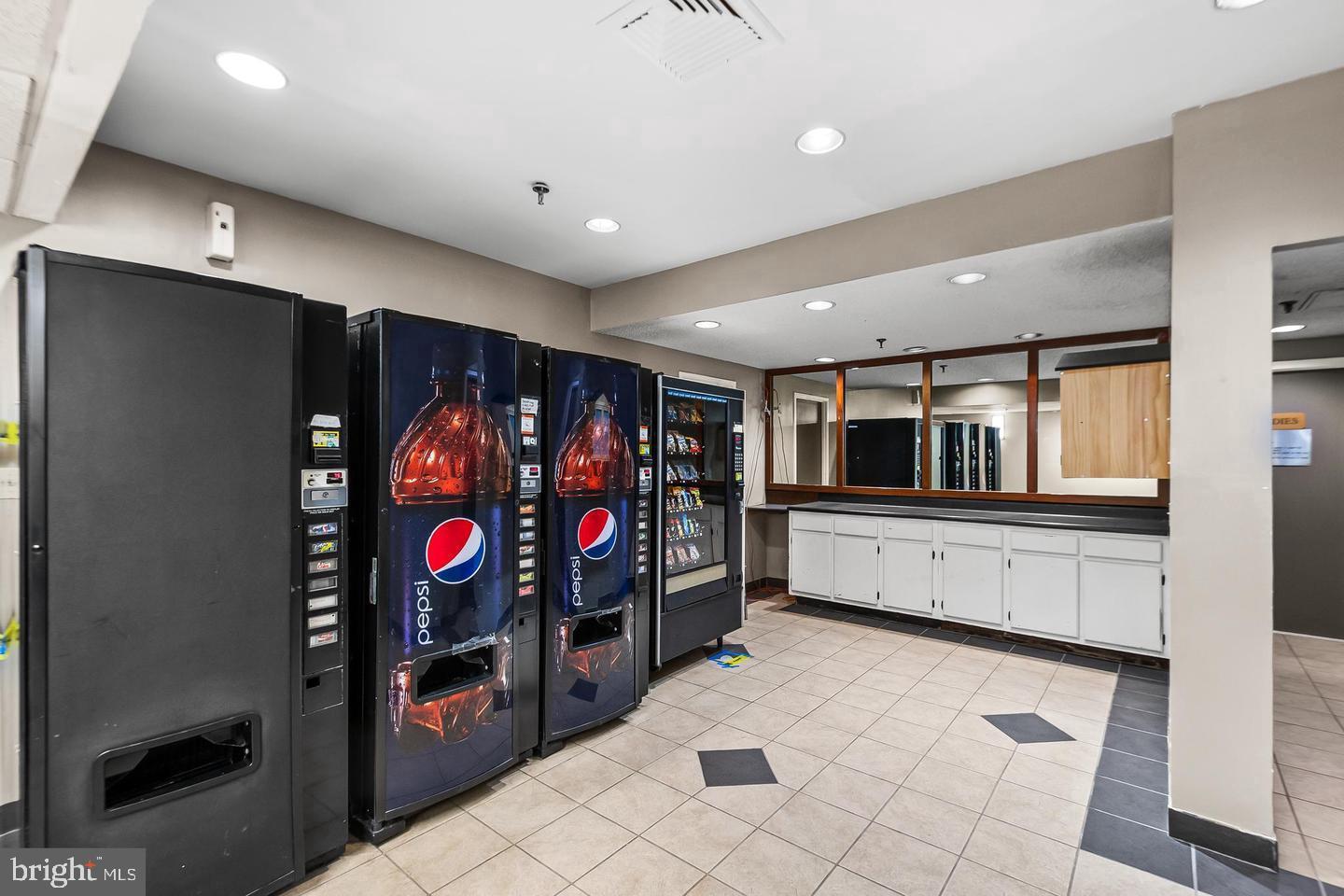 5911 Edsall Road, Unit 608 Alexandria, VA 22304 - Photo 29 of 42 Vending machines on site