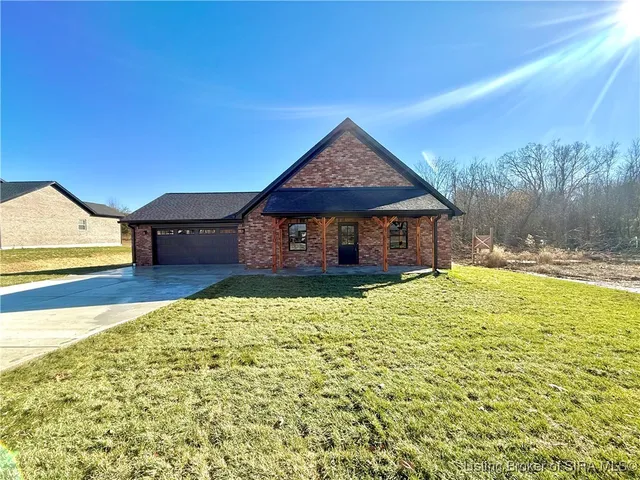 $324,900 | 810 Castetter Road, Henryville, IN 47126