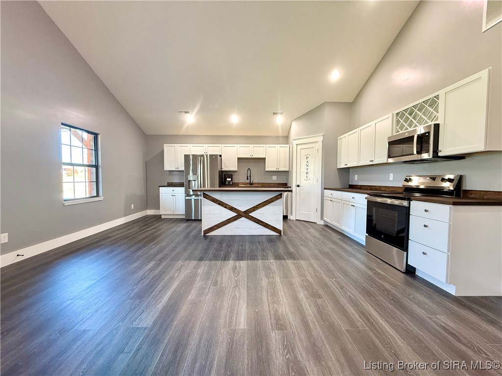 810 Castetter Road Henryville, IN 47126 - Photo 12 of 50