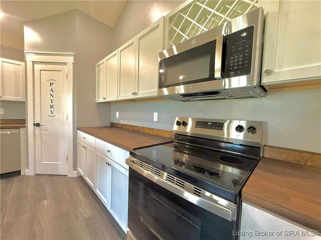 810 Castetter Road Henryville, IN 47126 - Photo 15 of 50