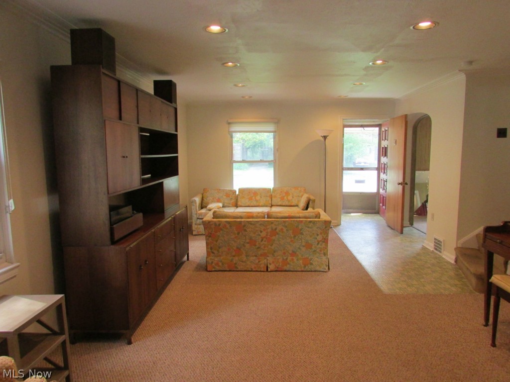 3595 Harvey Road Cleveland, OH 44118 - Photo 3 of 18 Gallery Image 3