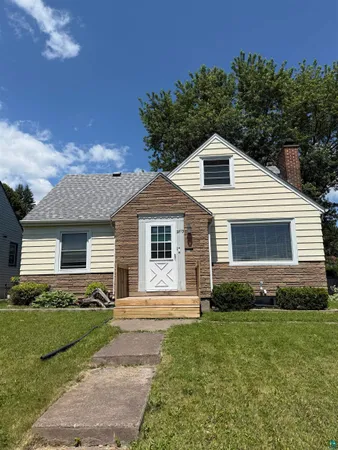 $230,000 | 2713 West 7th Street, Duluth, MN 55806