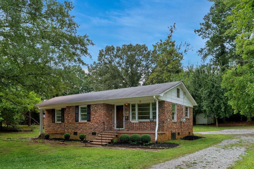 210 Catawba Street Union, SC 29379 - Photo 2 of 22
