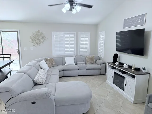 $2,200 | 5917 Pearlie May Court, North Las Vegas, NV 89081