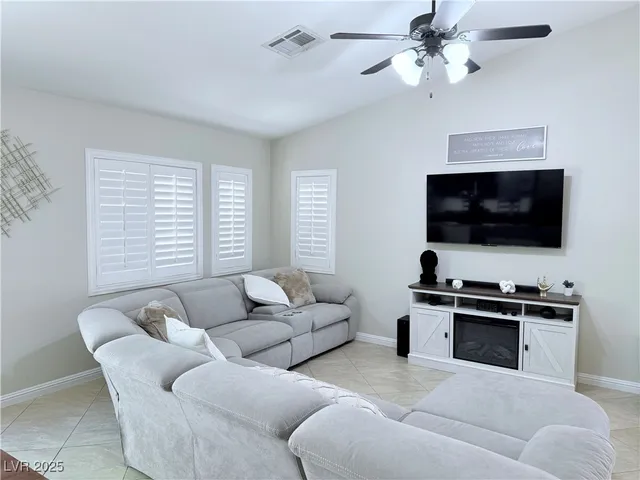 $2,200 | 5917 Pearlie May Court, North Las Vegas, NV 89081