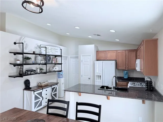 $2,200 | 5917 Pearlie May Court, North Las Vegas, NV 89081