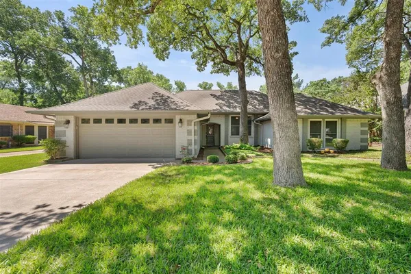 $400,000 | 3404 Commander Court, Arlington, TX 76017