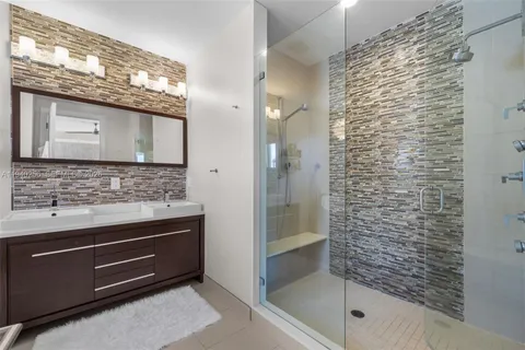 $1,750,000 | 1317 Northeast 2nd Street, Fort Lauderdale, FL 33301