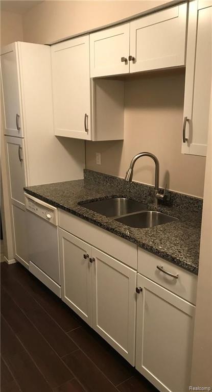 29840 West Twelve Mile Road, Unit 403 Farmington, MI 48334 - Photo 5 of 16