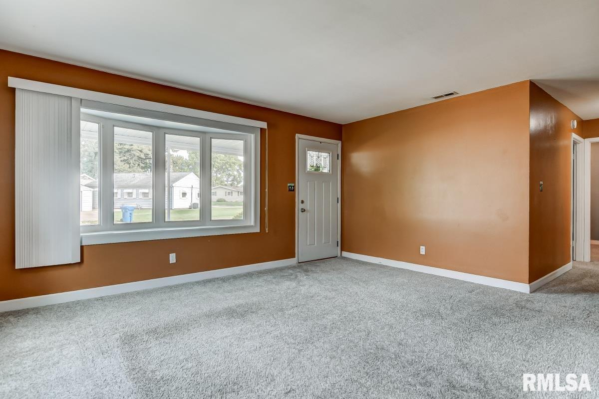 1708 Albert Street Springfield, IL 62702 - Photo 4 of 28