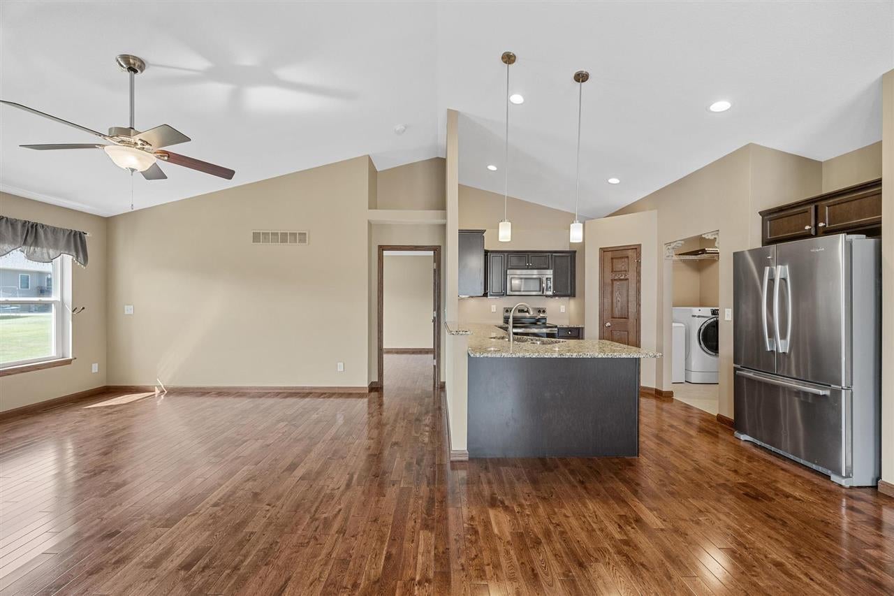 609 Rosedale Drive Center Point, IA 52213 - Photo 6 of 40 Gallery Image 6