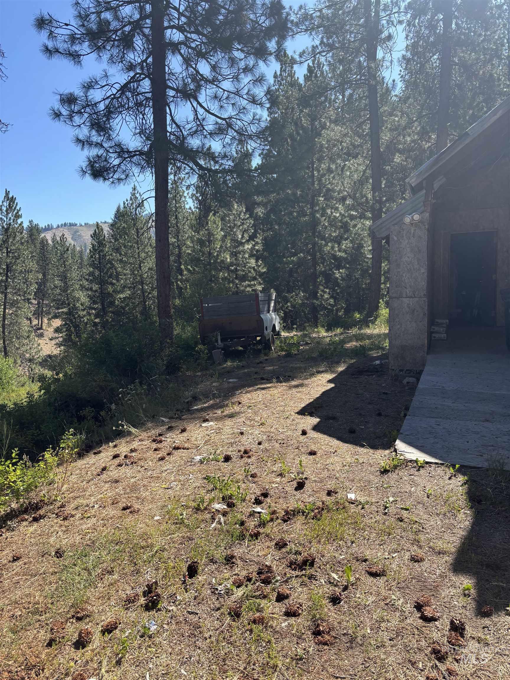 8 Klondike Road Boise, ID 83716 - Photo 2 of 5 View of yard
