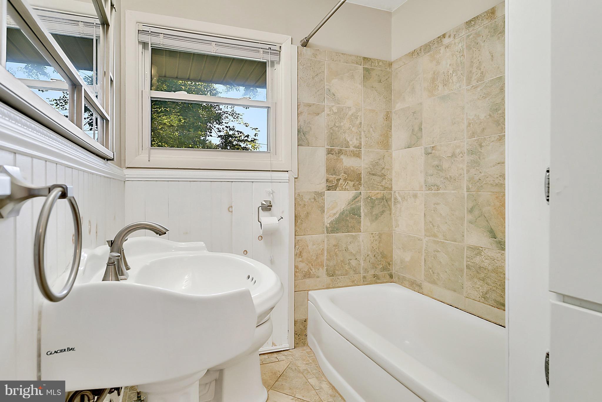 474 Foxcroft Road Warrenton, VA 20186 - Photo 10 of 23 Bath
