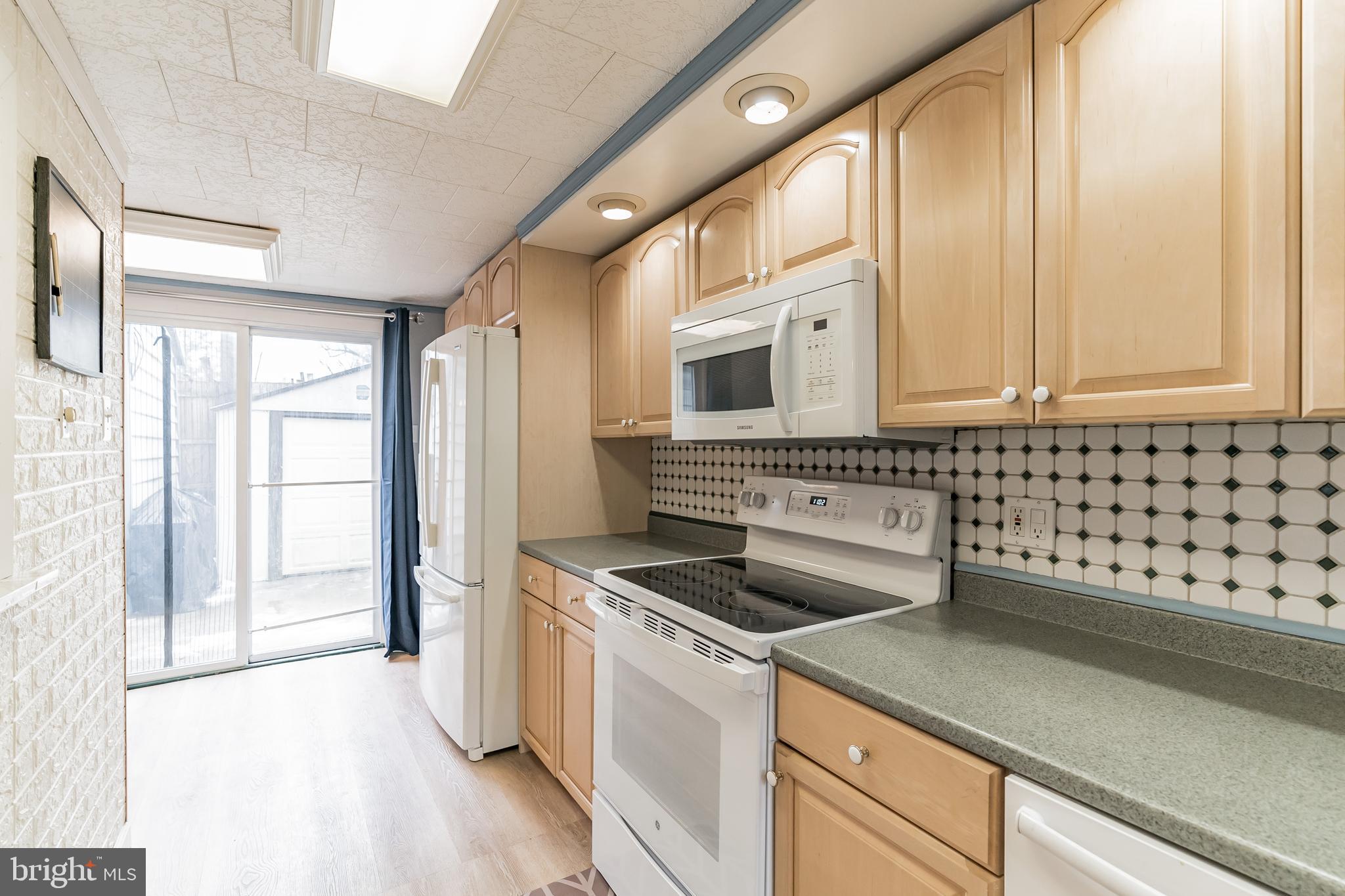 752 Thorndale Road Aldan, PA 19018 - Photo 9 of 17 Kitchen