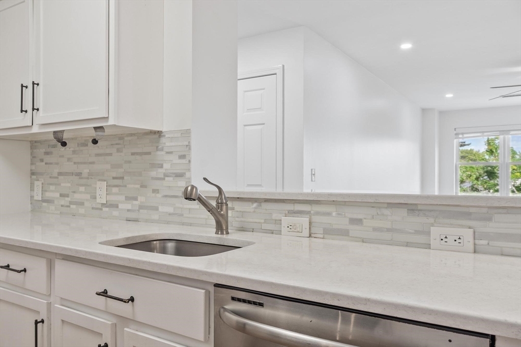 75 Walnut Street, Unit 302 Peabody, MA 01960 - Photo 8 of 31