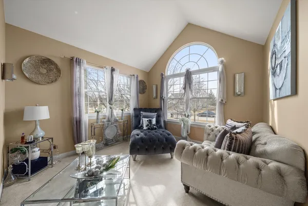 $625,000 | 443 Glover Drive, North Aurora, IL 60542