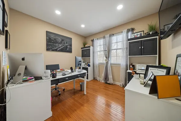 $625,000 | 443 Glover Drive, North Aurora, IL 60542