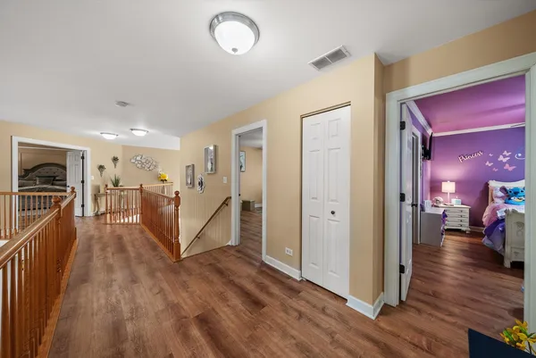 $625,000 | 443 Glover Drive, North Aurora, IL 60542