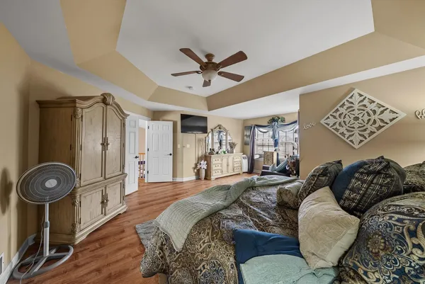 $625,000 | 443 Glover Drive, North Aurora, IL 60542