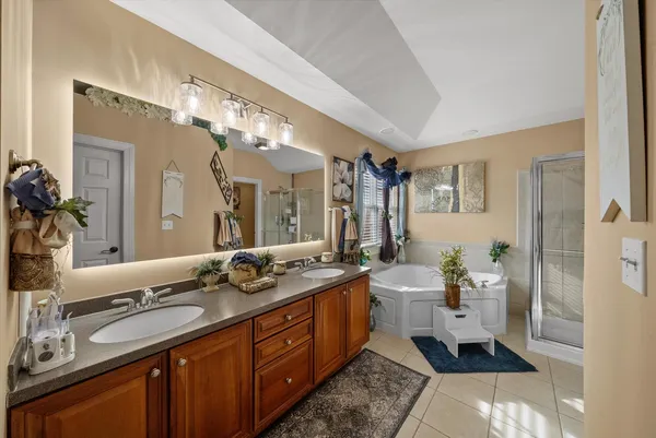 $625,000 | 443 Glover Drive, North Aurora, IL 60542