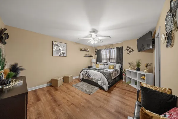 $625,000 | 443 Glover Drive, North Aurora, IL 60542