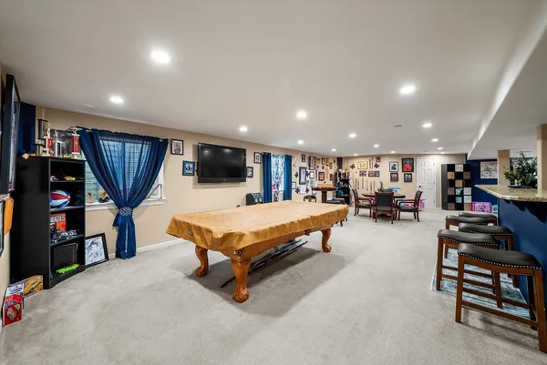 $625,000 | 443 Glover Drive, North Aurora, IL 60542