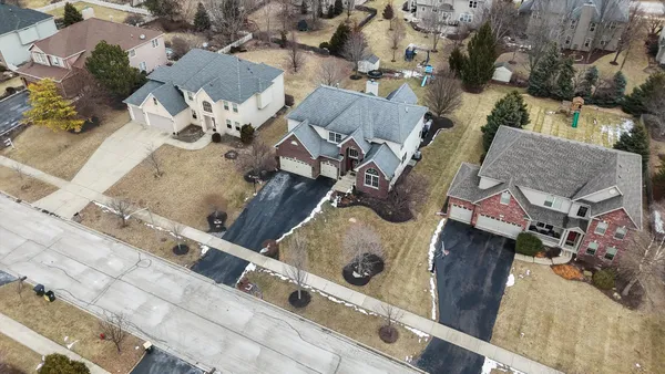 $625,000 | 443 Glover Drive, North Aurora, IL 60542