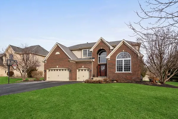 $625,000 | 443 Glover Drive, North Aurora, IL 60542