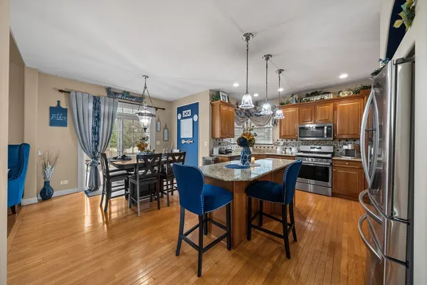 $625,000 | 443 Glover Drive, North Aurora, IL 60542