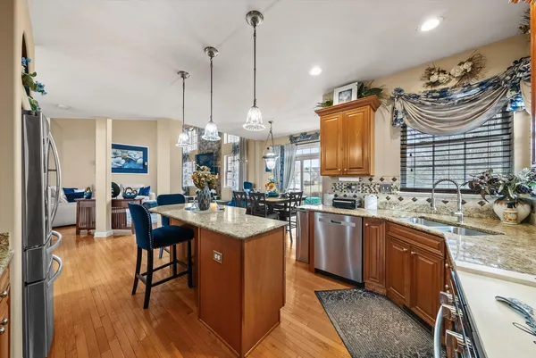 $625,000 | 443 Glover Drive, North Aurora, IL 60542