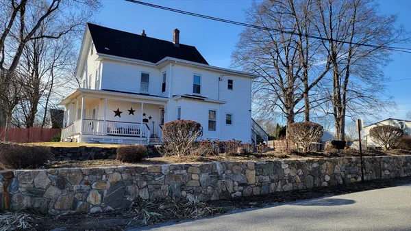 $2,750 | 10 Marion Street, Unit 2, Hudson, MA 01749