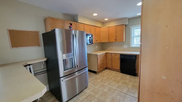 $2,750 | 10 Marion Street, Unit 2, Hudson, MA 01749