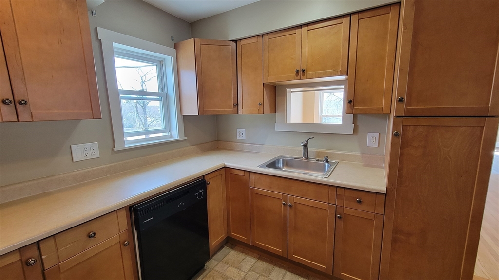 10 Marion Street, Unit 2 Hudson, MA 01749 - Photo 10 of 29