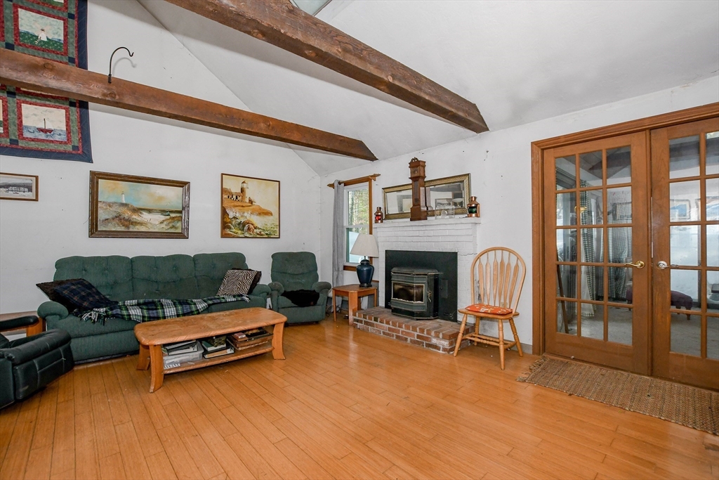 24 Heather Hill Road Bourne, MA 02532 - Photo 4 of 23