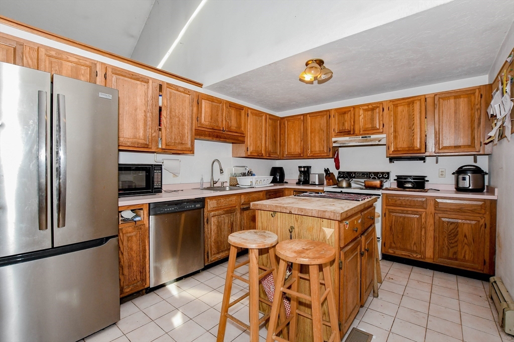 24 Heather Hill Road Bourne, MA 02532 - Photo 6 of 23