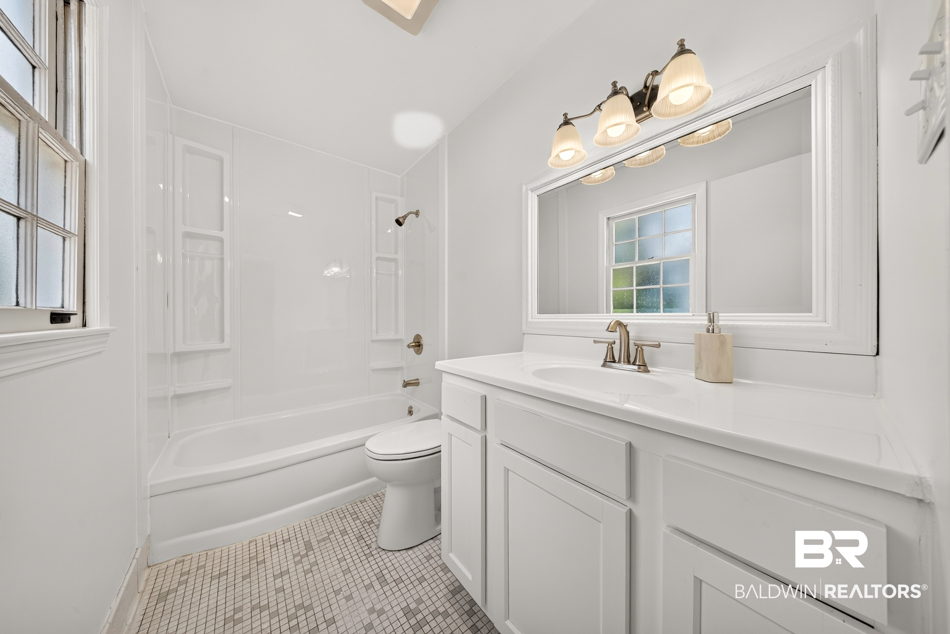 133 Pineridge Road Daphne, AL 36526 - Photo 19 of 25 Master Bathroom