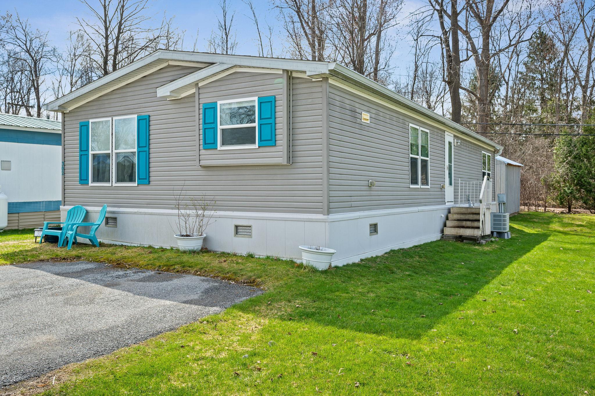 302 Penny Lane Shelburne, VT 05482 - Photo 2 of 40