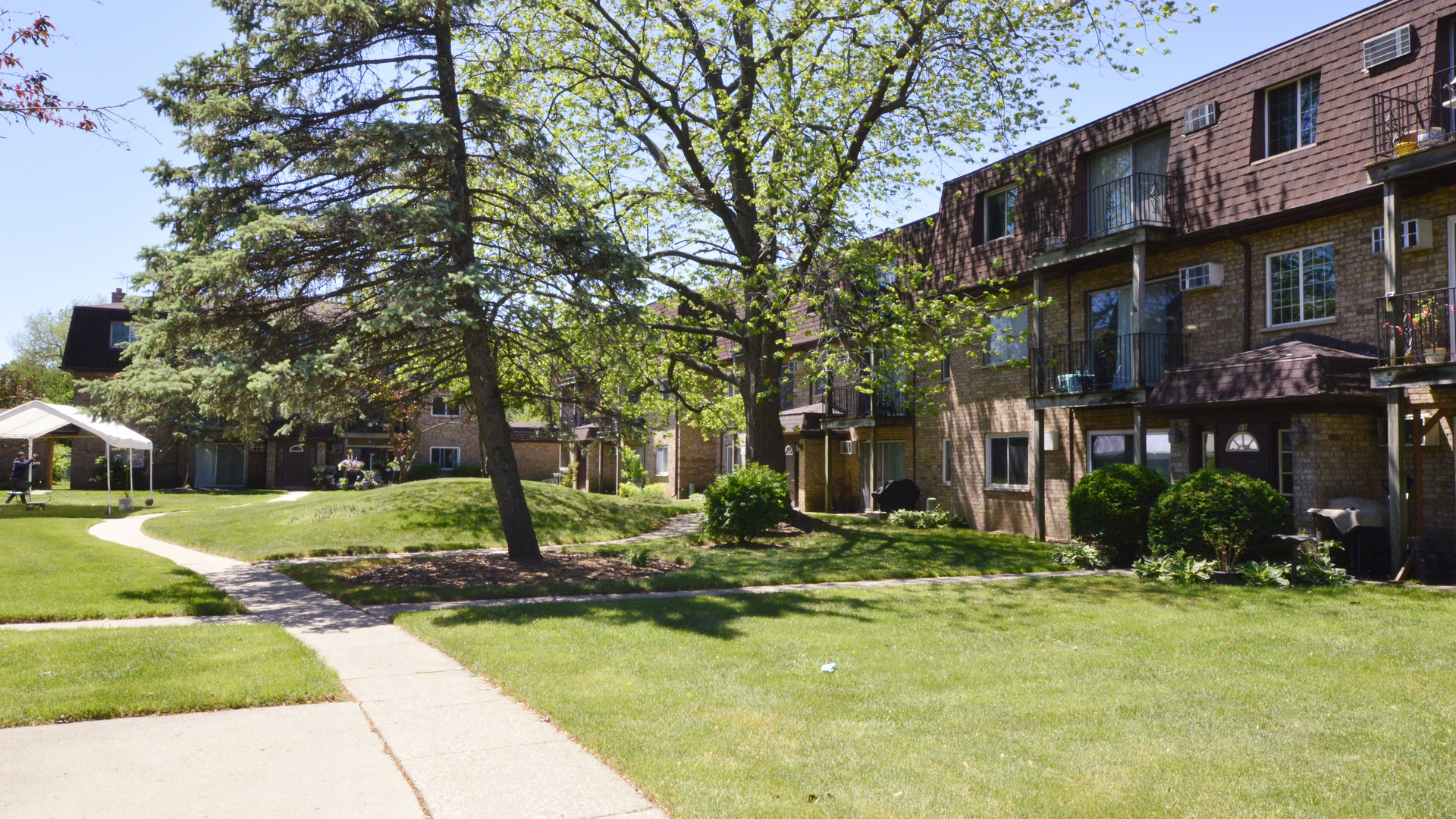 123 East Dundee Road, Unit 3S Wheeling, IL 60090 - Photo 2 of 14