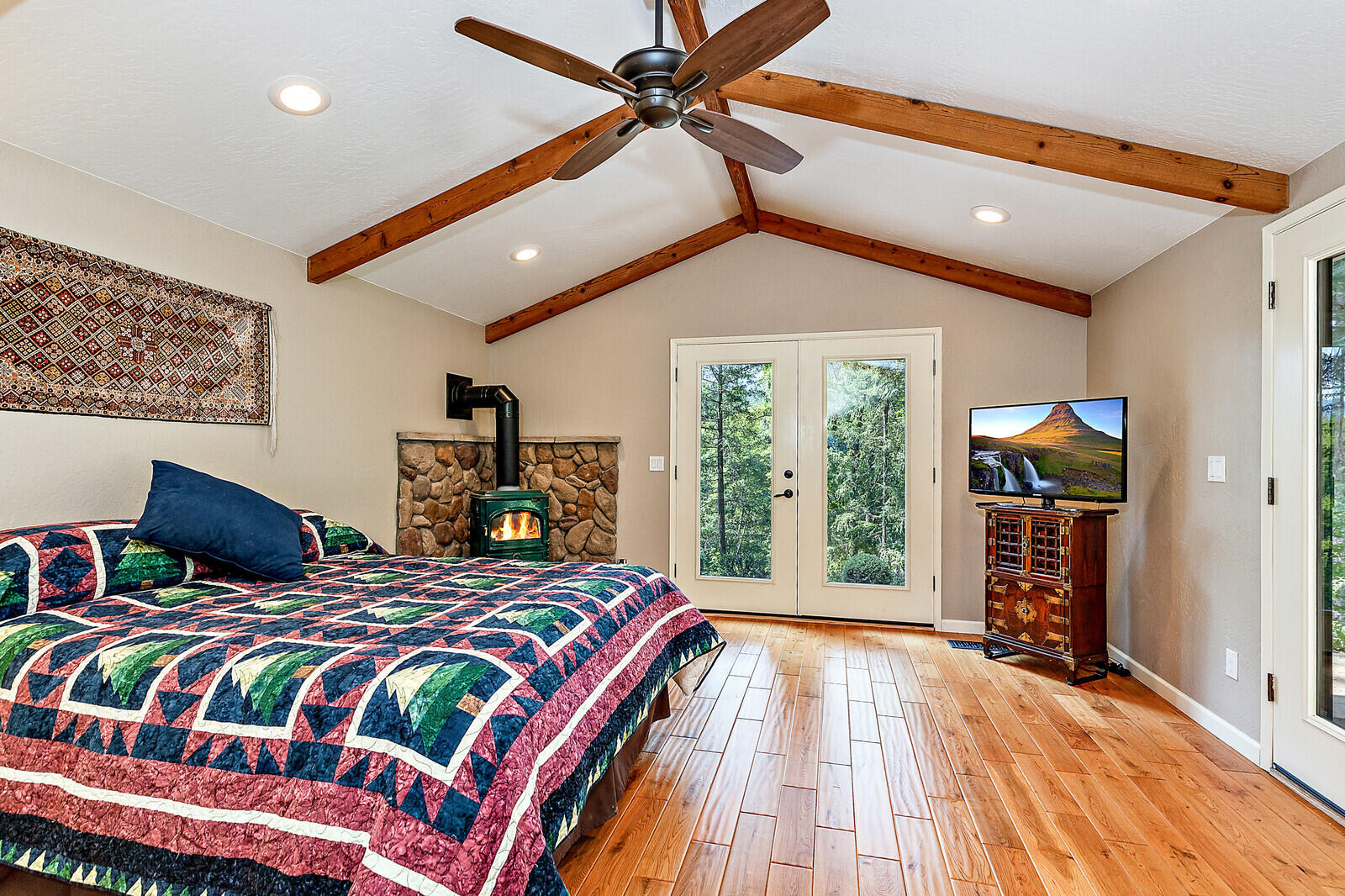 8769 North Applegate Road Grants Pass, OR 97527 - Photo 25 of 54 69_NA_69_mls