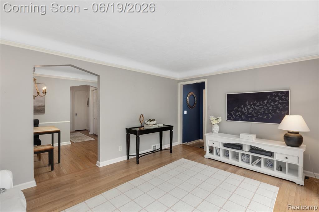 1113 Fernwood Road Royal Oak, MI 48067 - Photo 4 of 19