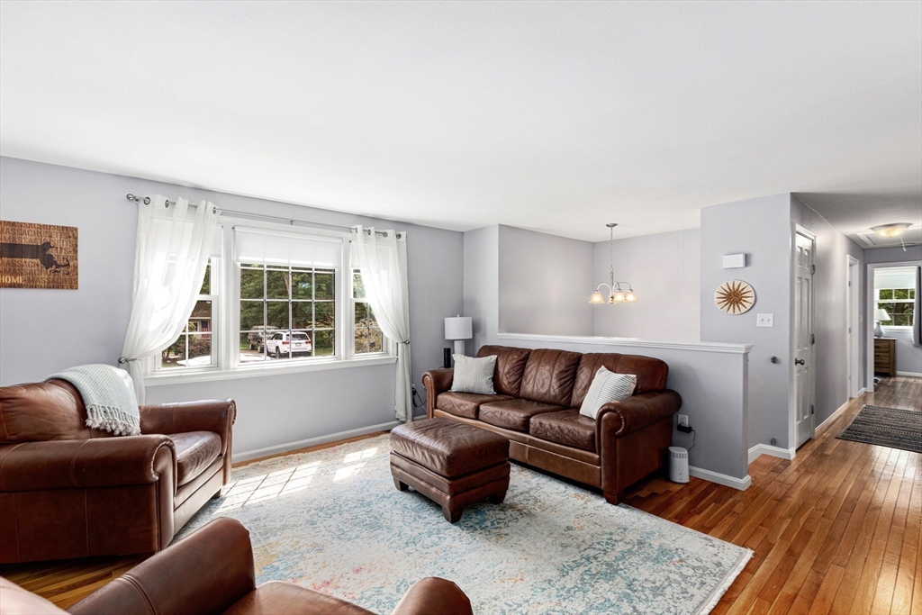 29 Worrall Road Plymouth, MA 02360 - Photo 16 of 38 a living room with furniture and a window