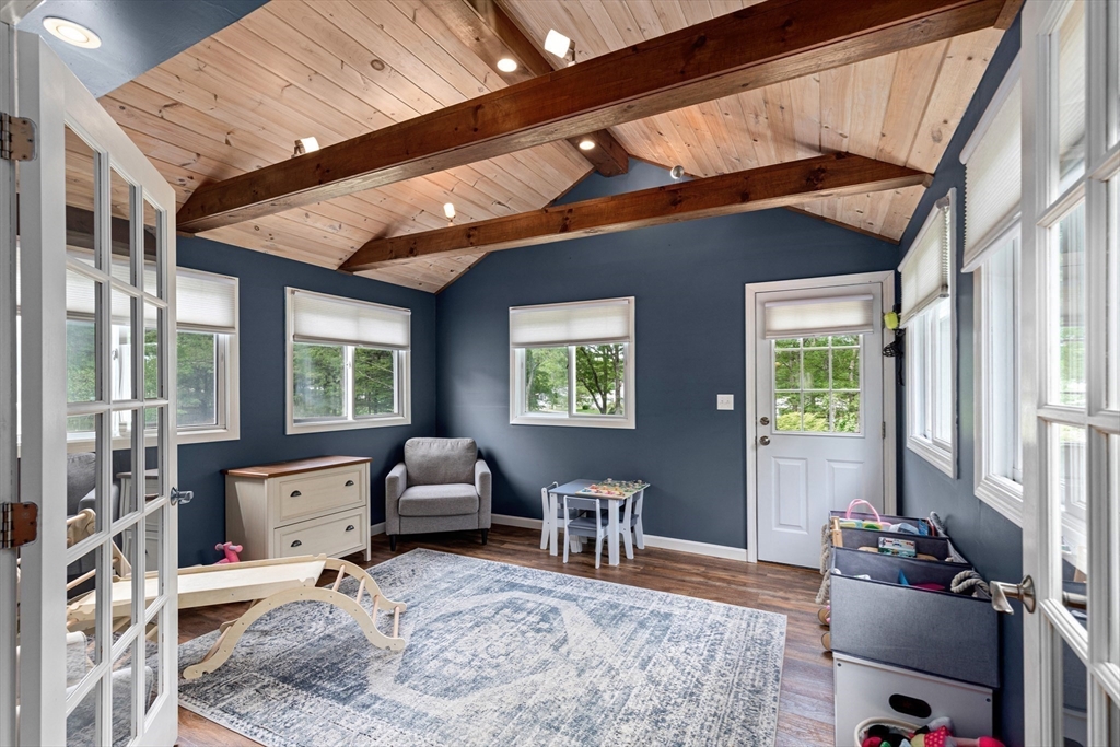 29 Worrall Road Plymouth, MA 02360 - Photo 21 of 38 a living room with furniture and a window