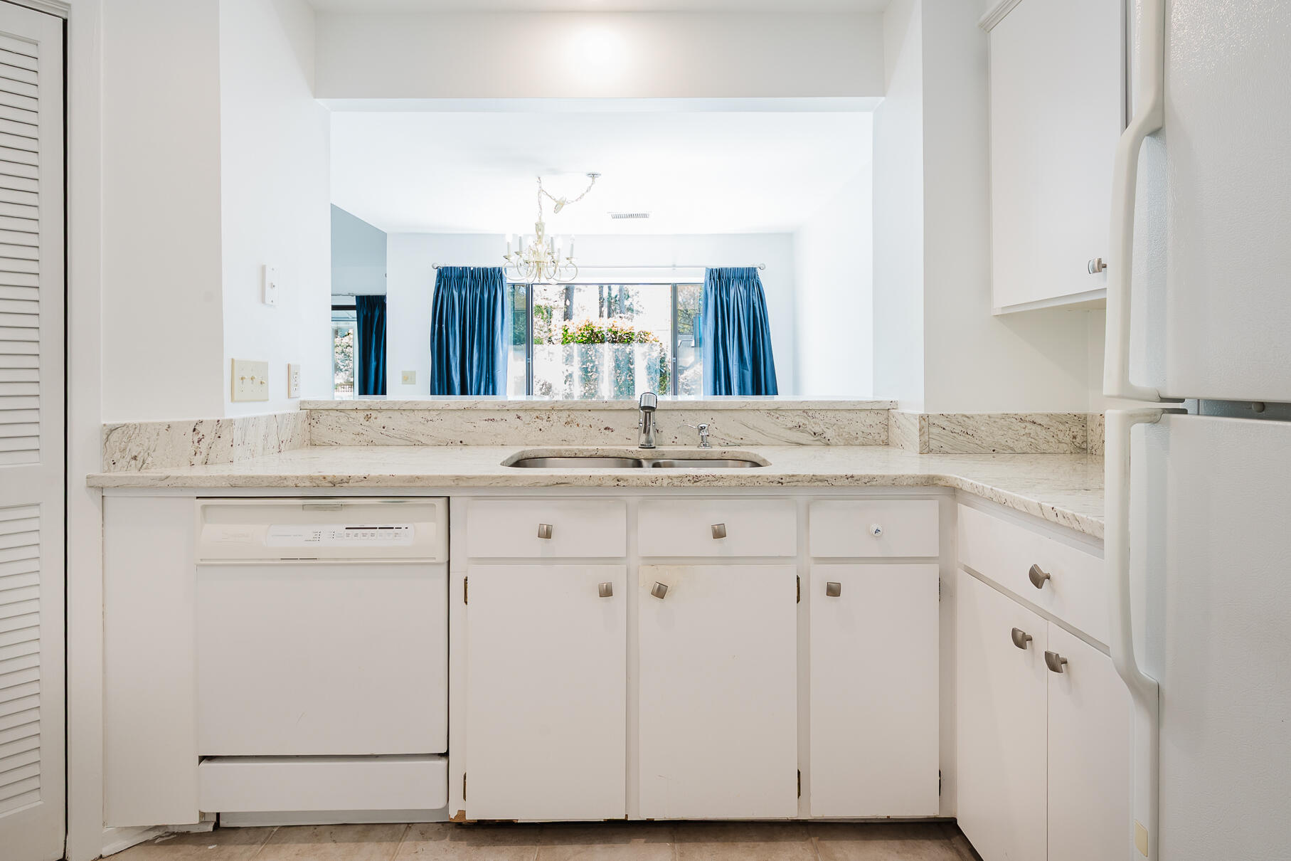 1133 Shadow Lake Circle, Unit 29 Mount Pleasant, SC 29464 - Photo 6 of 38 1133ShadowLakes-7
