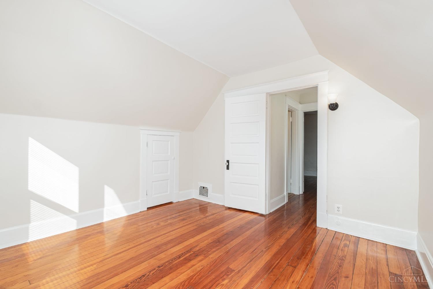 3438 Brotherton Road Cincinnati, OH 45209 - Photo 20 of 25